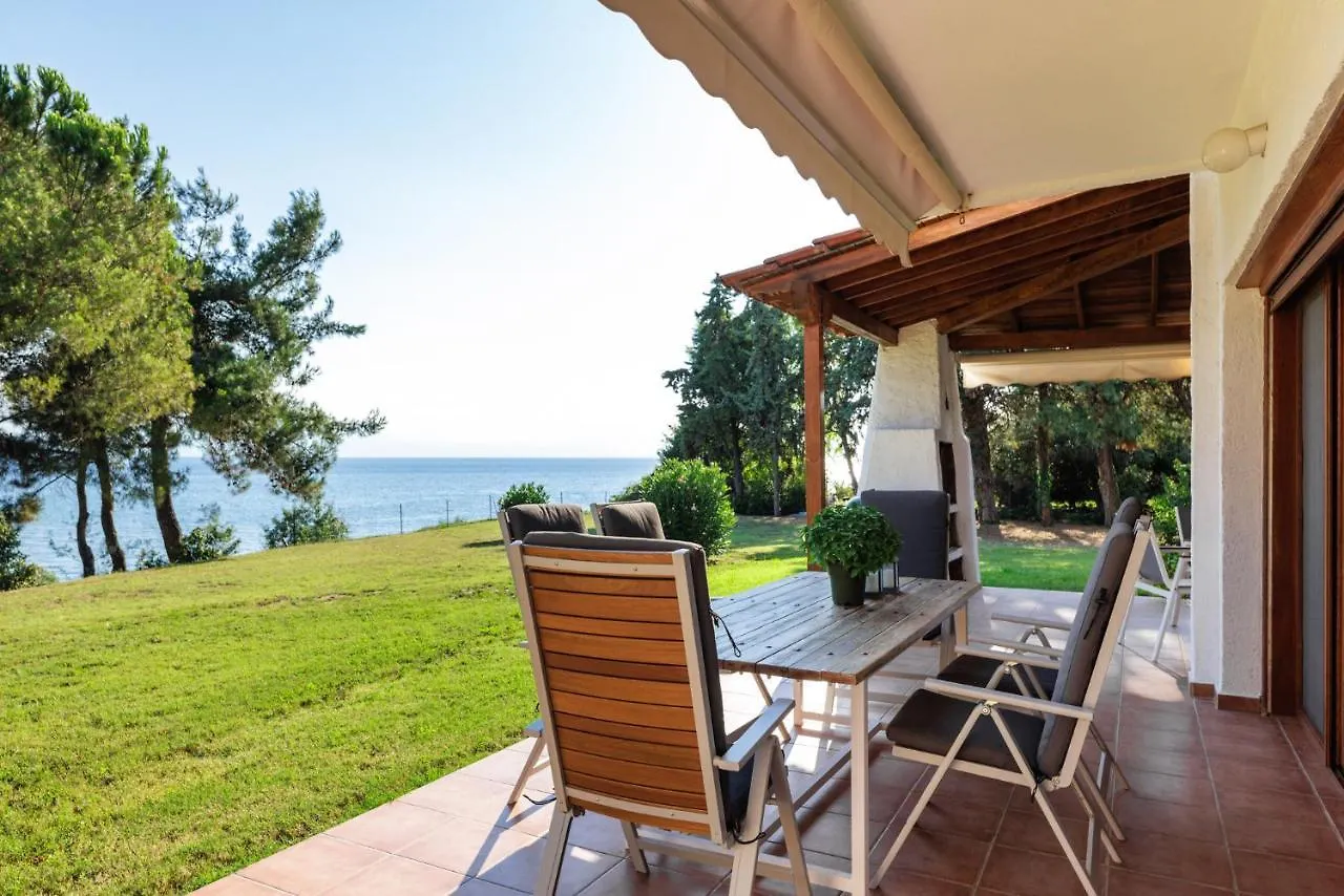 ניאה אירקליה Luna Villa Private Beach