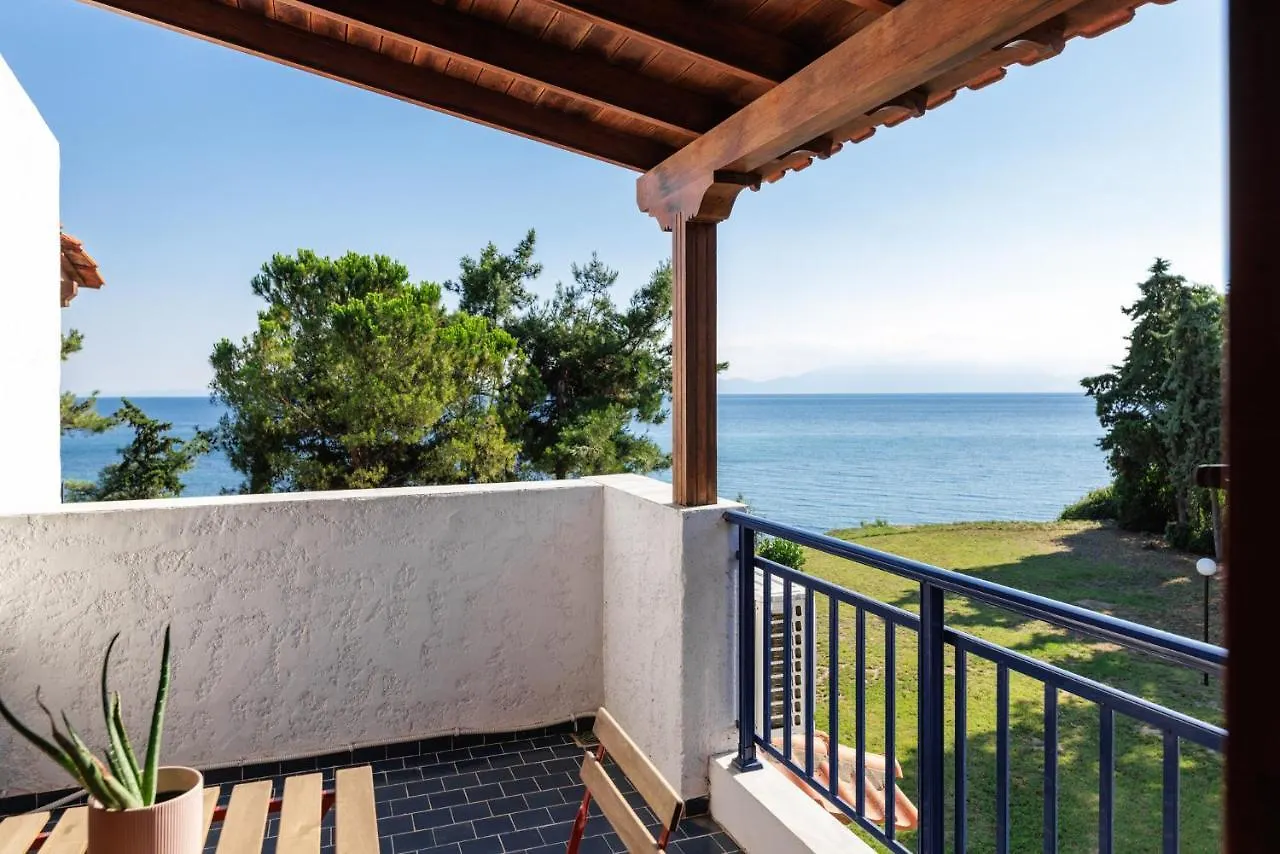 ניאה אירקליה Luna Villa Private Beach
